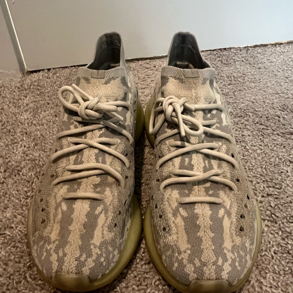 Yeezy 380 Alien Size 11.5
